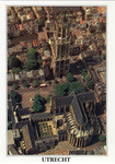 601999 Luchtfoto van de Domkerk en de Domtoren (Domplein) te Utrecht.